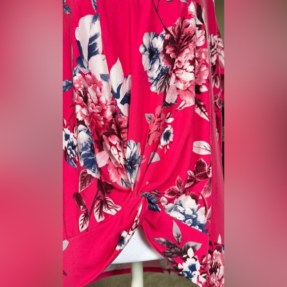 Emerald Floral Twist Front Top - Picture 3 of 5